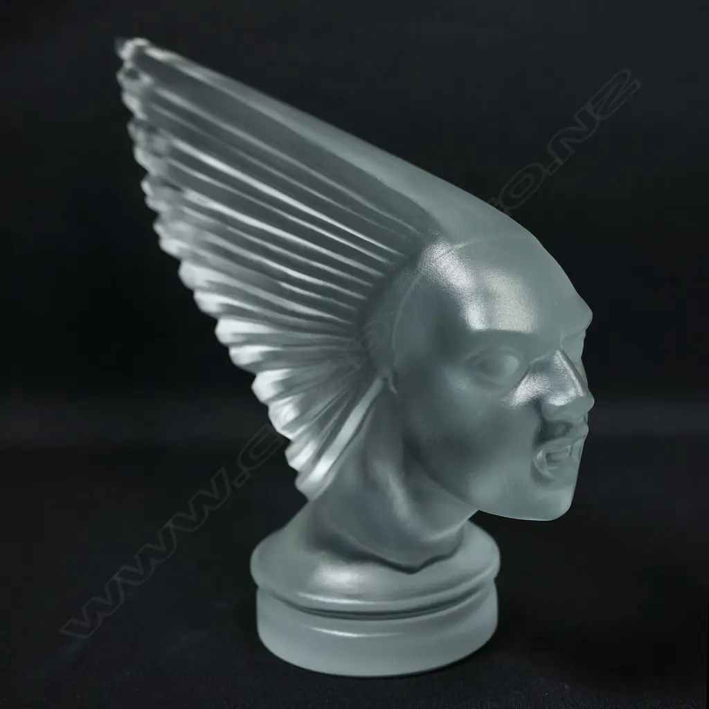 A replica frosted glass mascot 'Spirit of the Wind' Image 1++