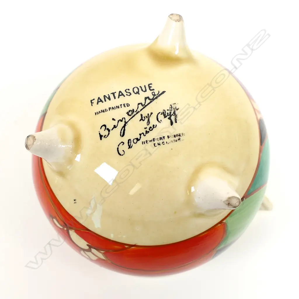 A Clarice Cliff Fantasque Red Gardenia cauldron, Image 1++