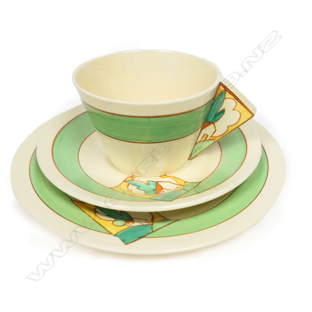A Clarice Cliff Stroud cup, saucer and plate, Image 1++