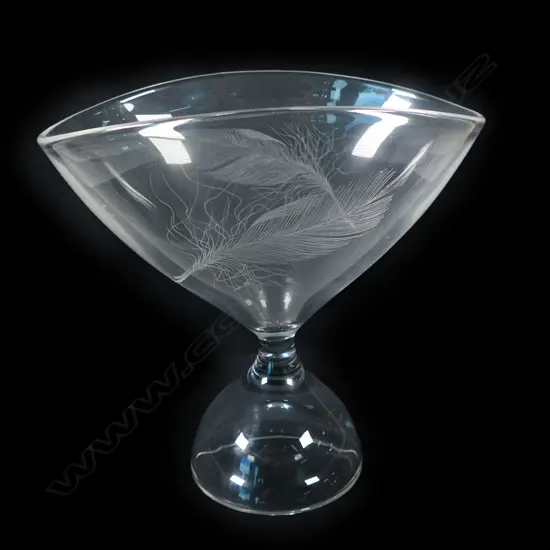 A Vicke Lindstrand art glass footed bowl made for Kosta