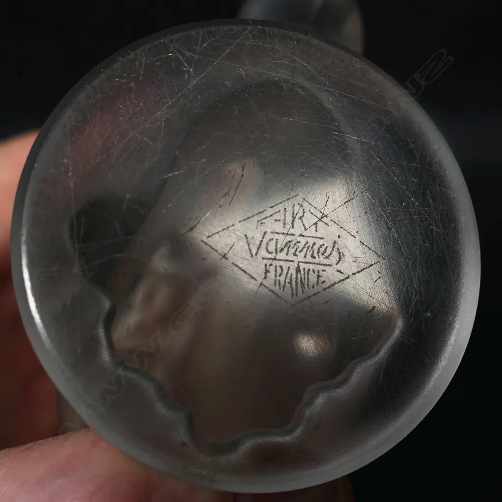 A pair of good quality cut glass lidded urns of Georgian style Image 1++
