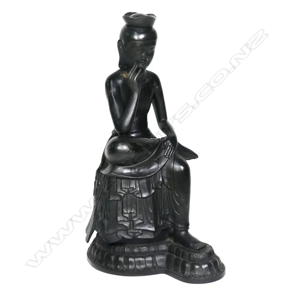 An impressive Japanese early to mid 20thC bronze Buddhist statue, Image 1++