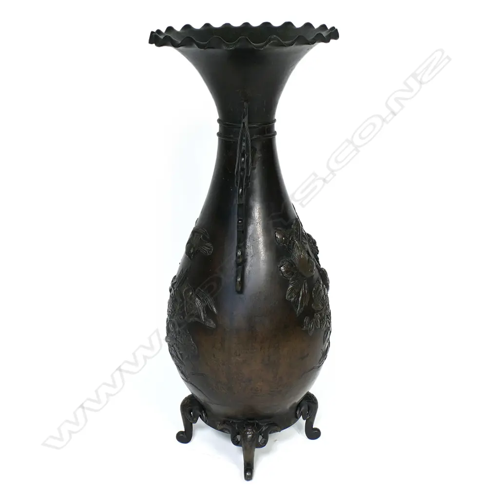 A c.1900 Oriental bronze vase, Image 1++