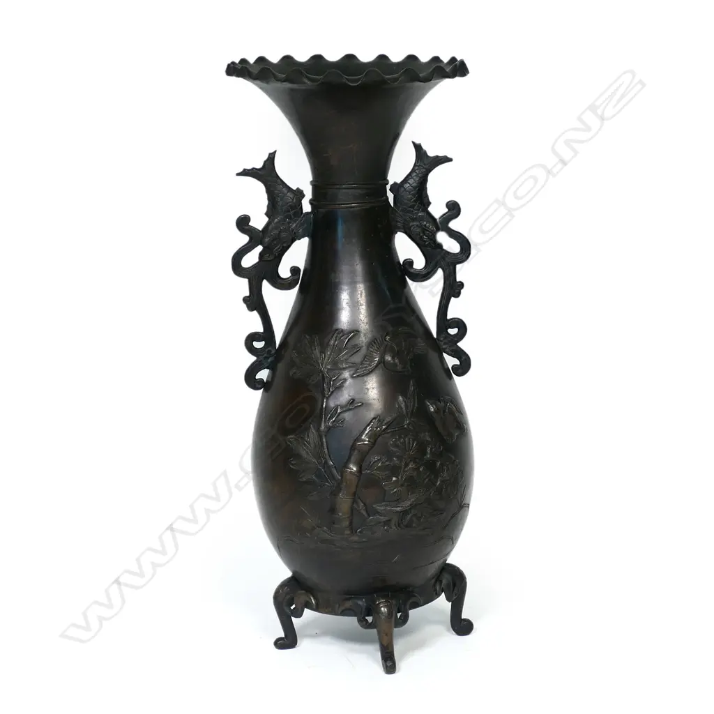 A c.1900 Oriental bronze vase, Image 1++