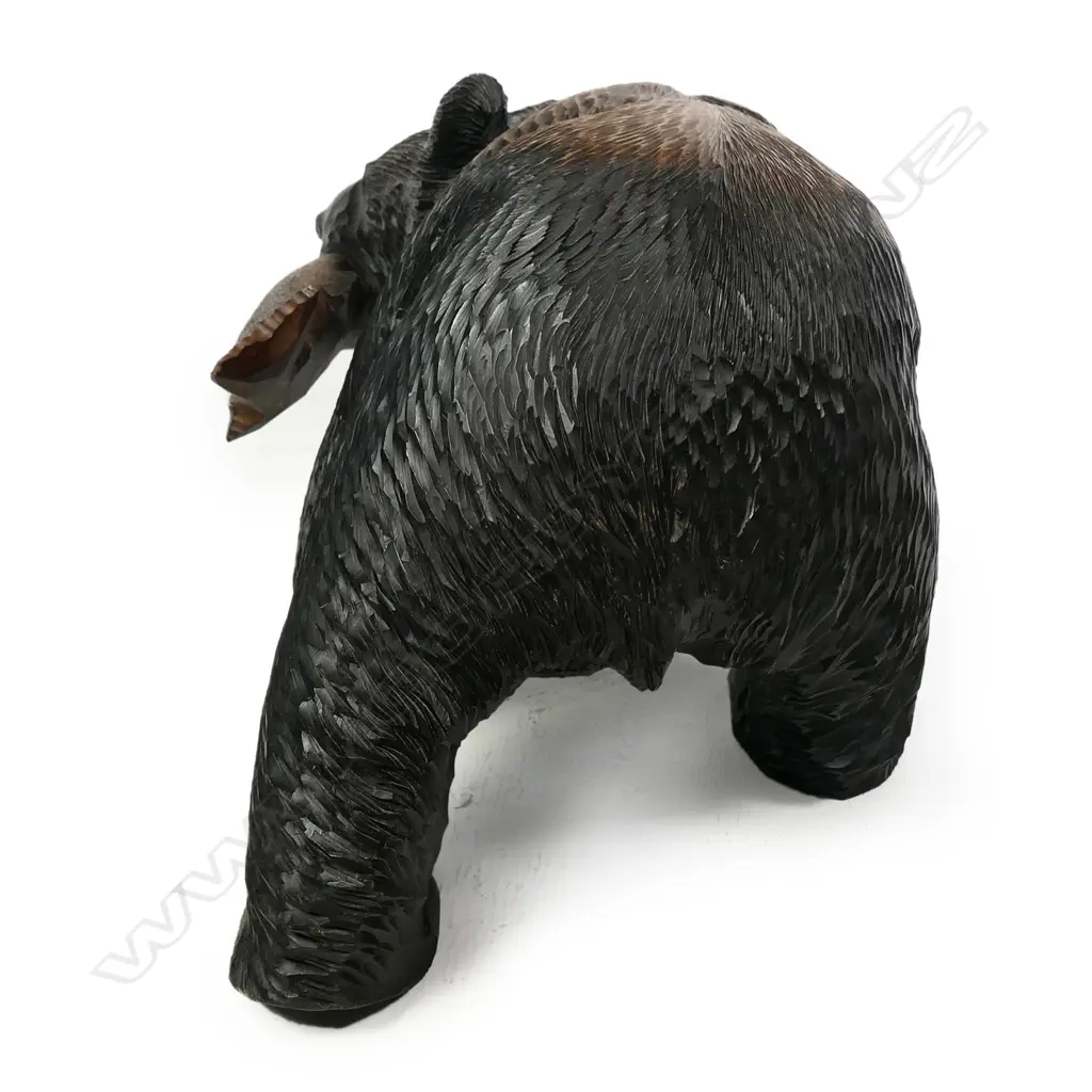 An exceptionally well-proportioned Japanese ‘Ussuri’ Brown bear Image 1++