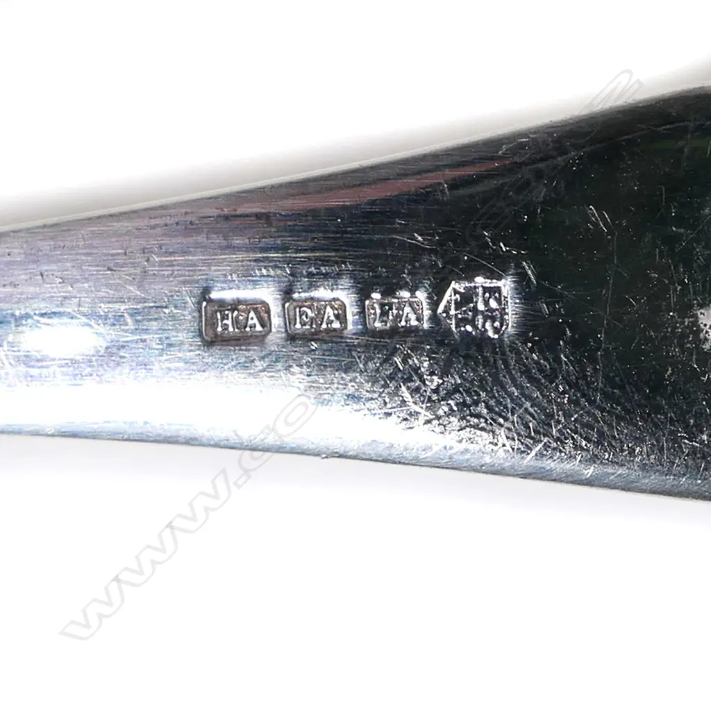 An early 20thC silver plate and ivory handled Stilton scoop, Image 1++