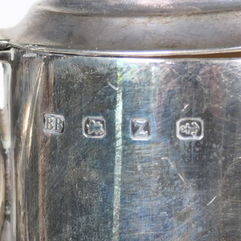 A late Victorian silver and crystal claret jug, Image 1++