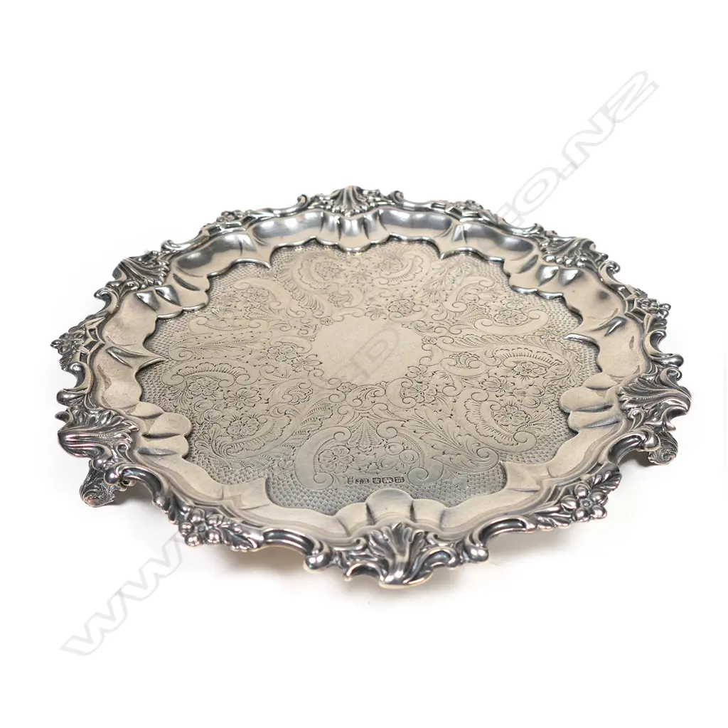 An Edwardian silver pie crust rim salver Image 1++