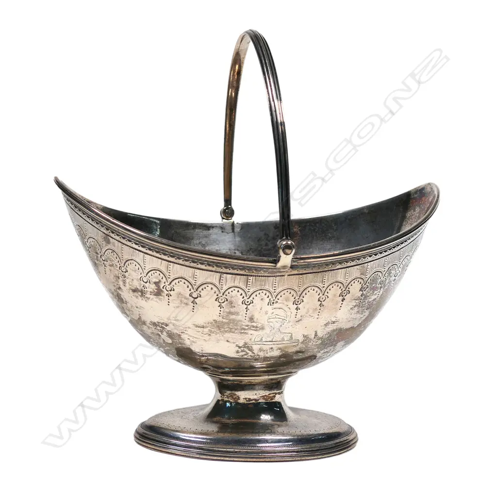 A George III silver pedestal sugar basket, Image 1++