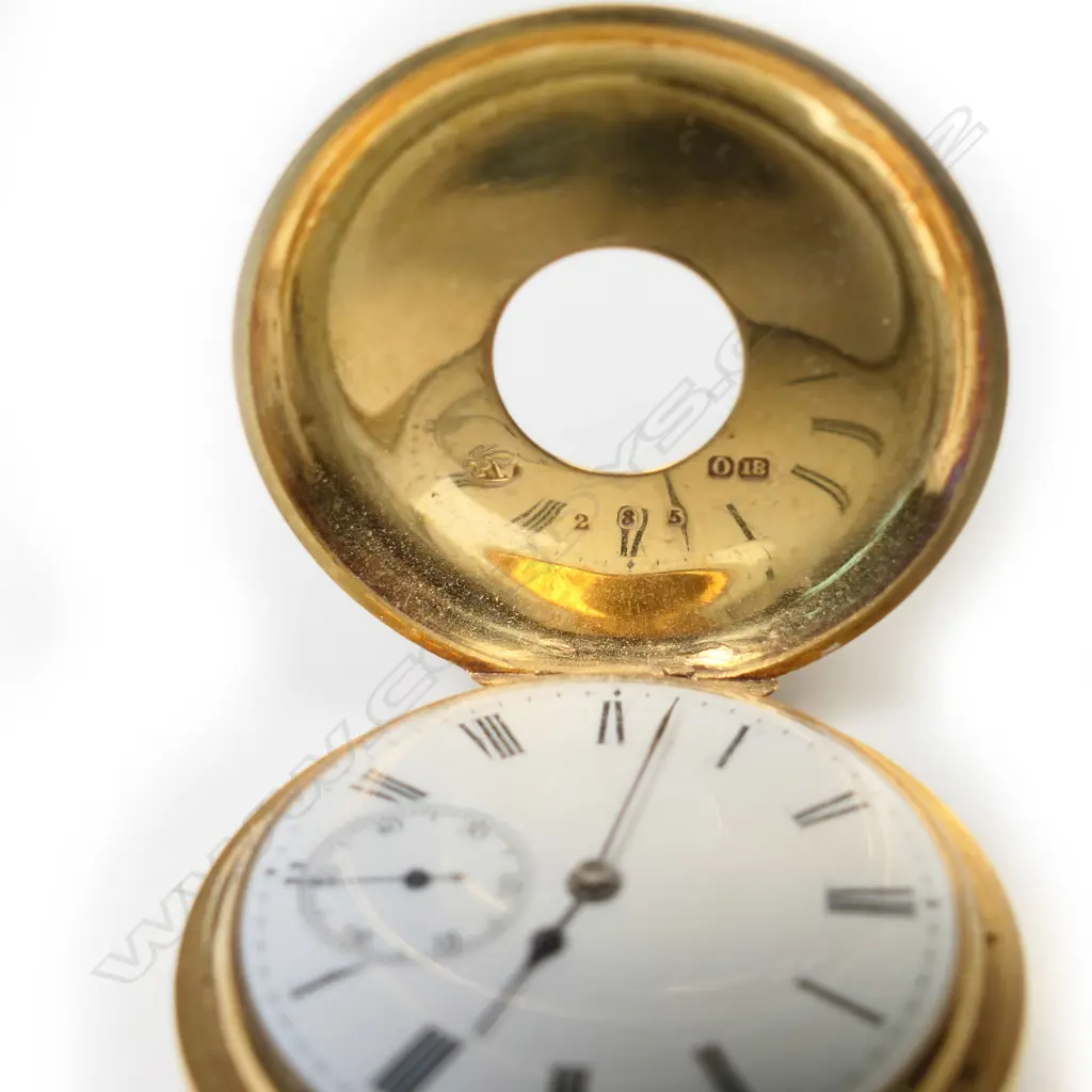 An Edwardian 18ct gold half hunter pocket watch Image 1++