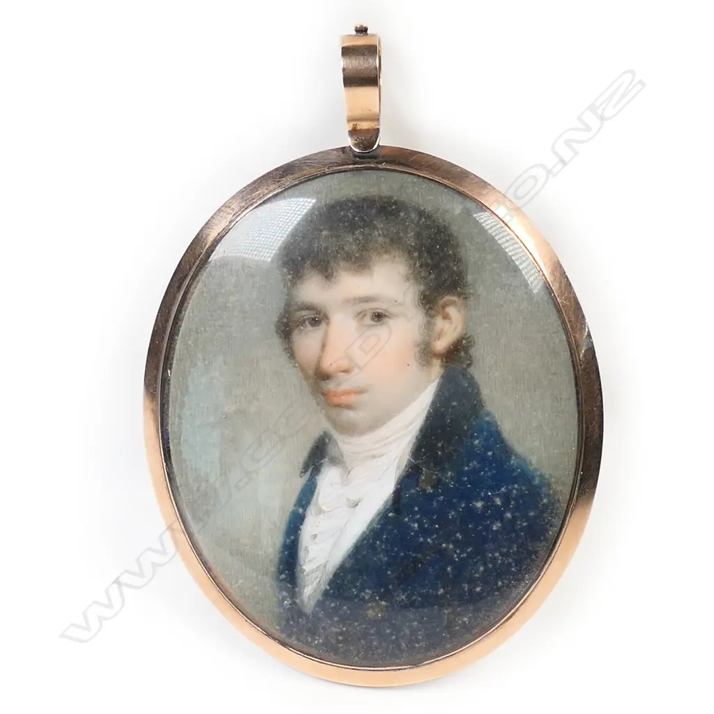 A 19thC 9ct gold framed painted portrait miniature of a young gent, Image 1++