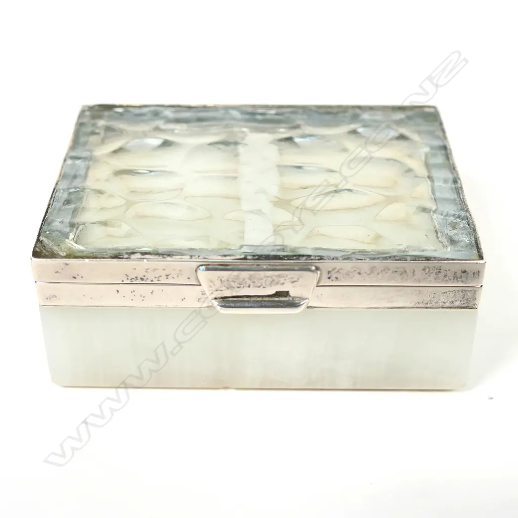A Geo V silver mounted small box by Betjemann's for Asprey, London Image 1++