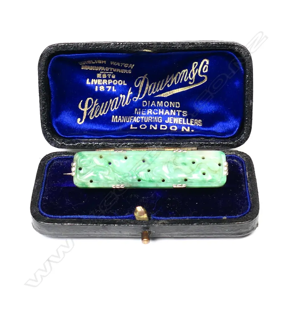 An Art Deco 18ct white gold and jadeite brooch, Image 1++