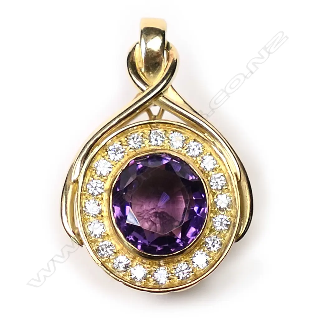 An 18ct gold amethyst and diamond pendant, Image 1++