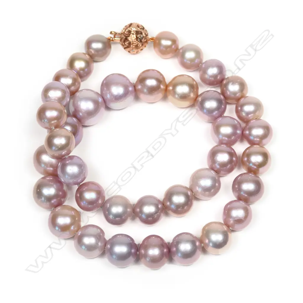 A cultured pink pearl necklace, Image 1++