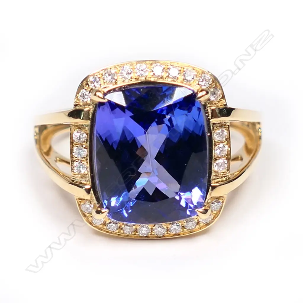 A 14ct yellow gold tanzanite and diamond ring, Image 1++