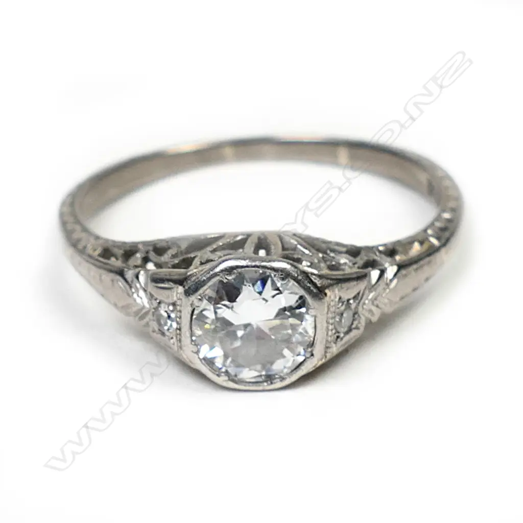 An antique diamond solitaire ring, Image 1++