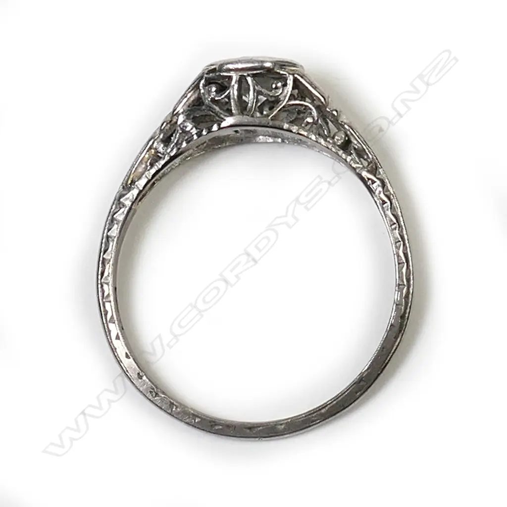 An antique diamond solitaire ring, Image 1++