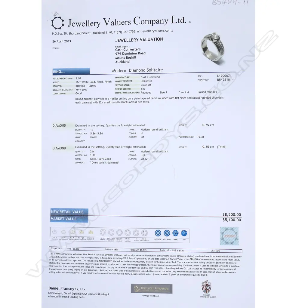 An 18ct white gold and solitaire diamond ring, Image 1++