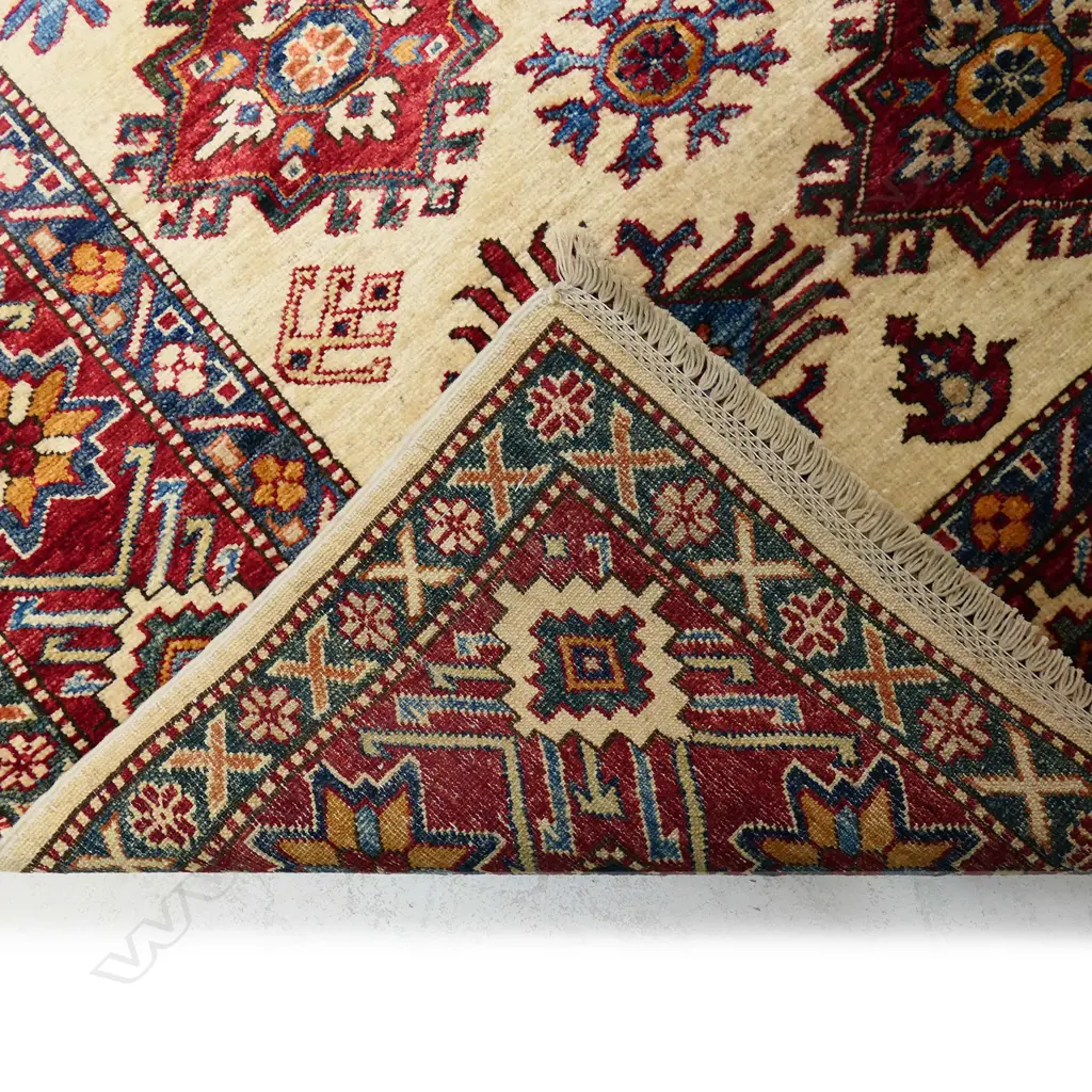 A large hand-woven kilim carpet Image 1++