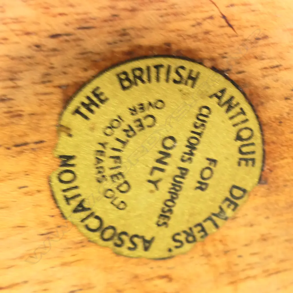 An early Victorian mahogany tripod worktable, Image 1++