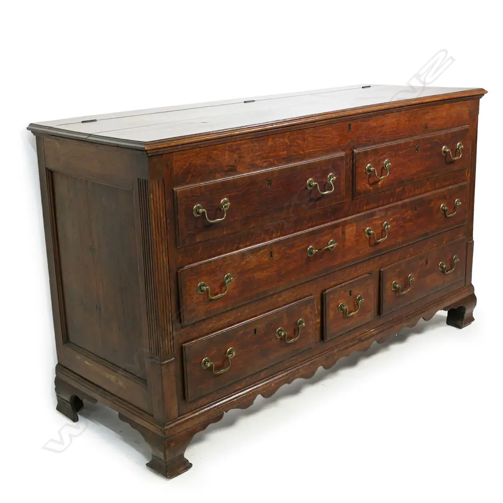 A Georgian oak mule chest, Image 1++