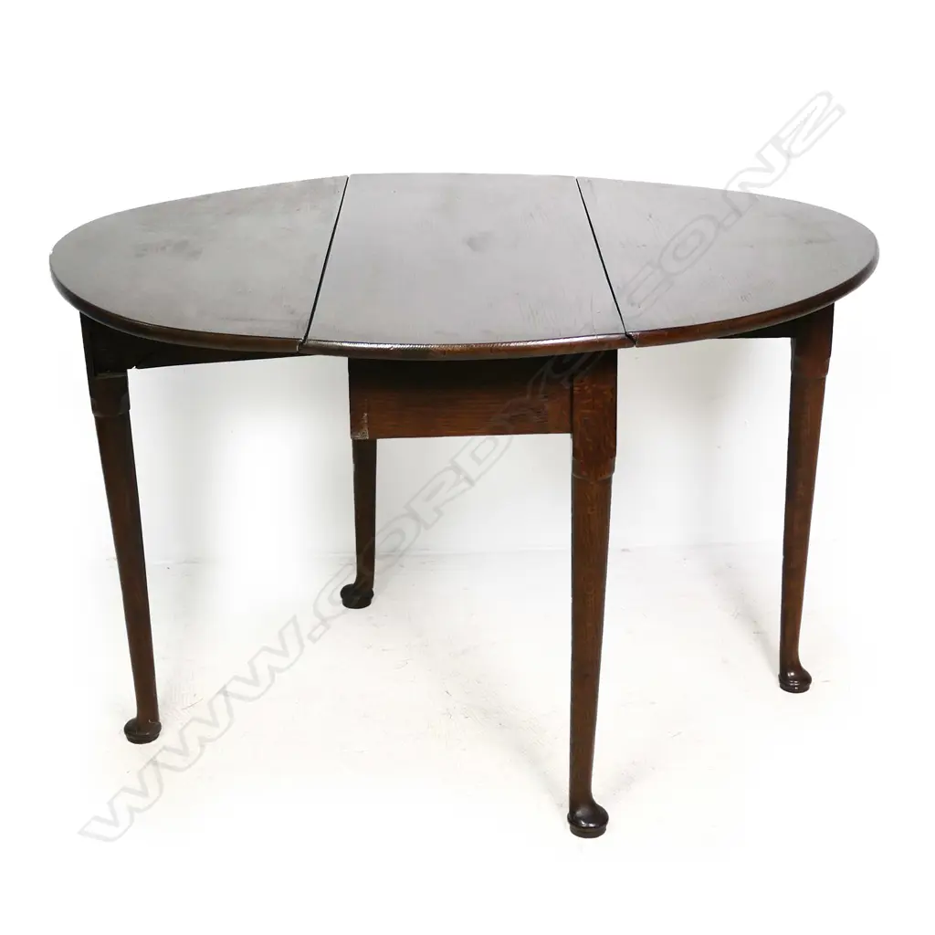 A small Georgian oak drop leaf table, Image 1++