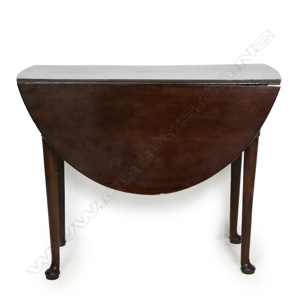 A small Georgian oak drop leaf table, Image 1++