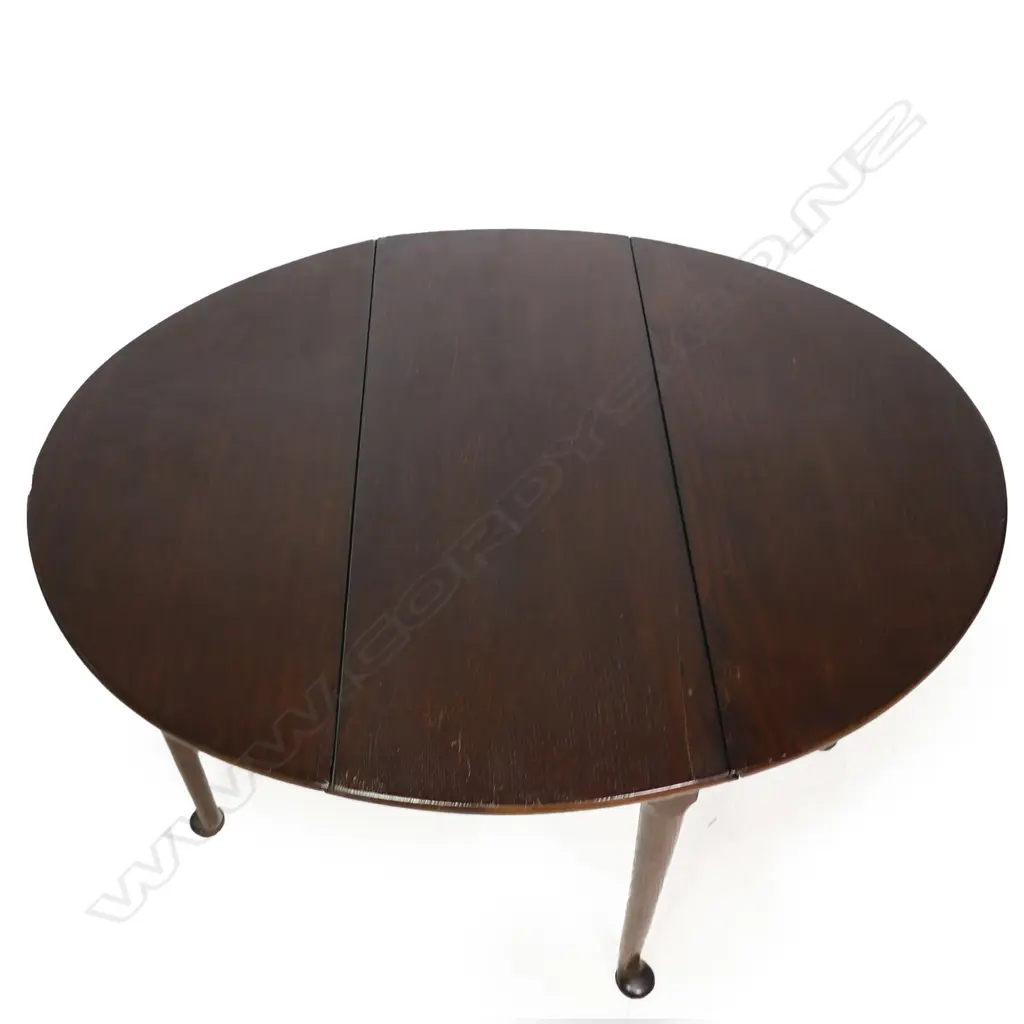 A small Georgian oak drop leaf table, Image 1++