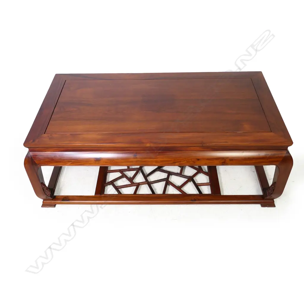 A 20thC quality Chinese rosewood furniture suite, Image 1++