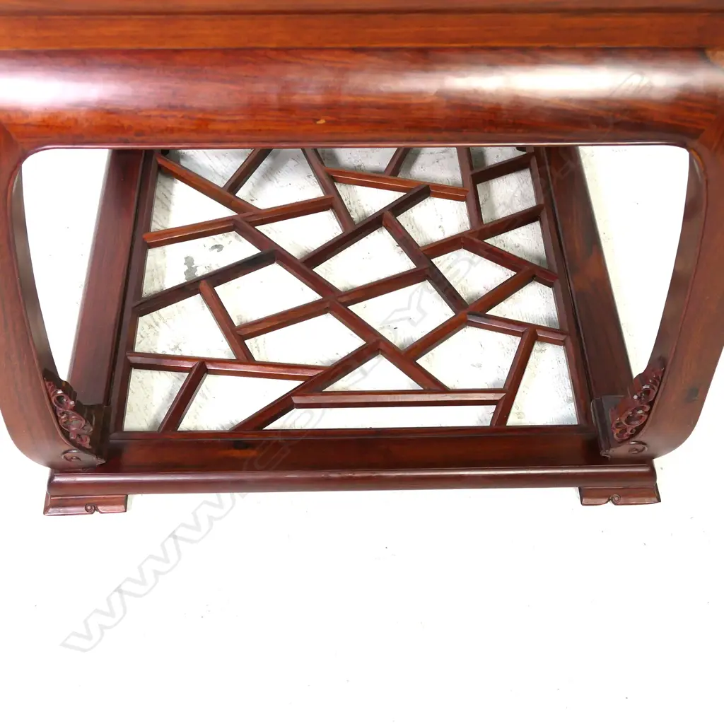 A 20thC quality Chinese rosewood furniture suite, Image 1++