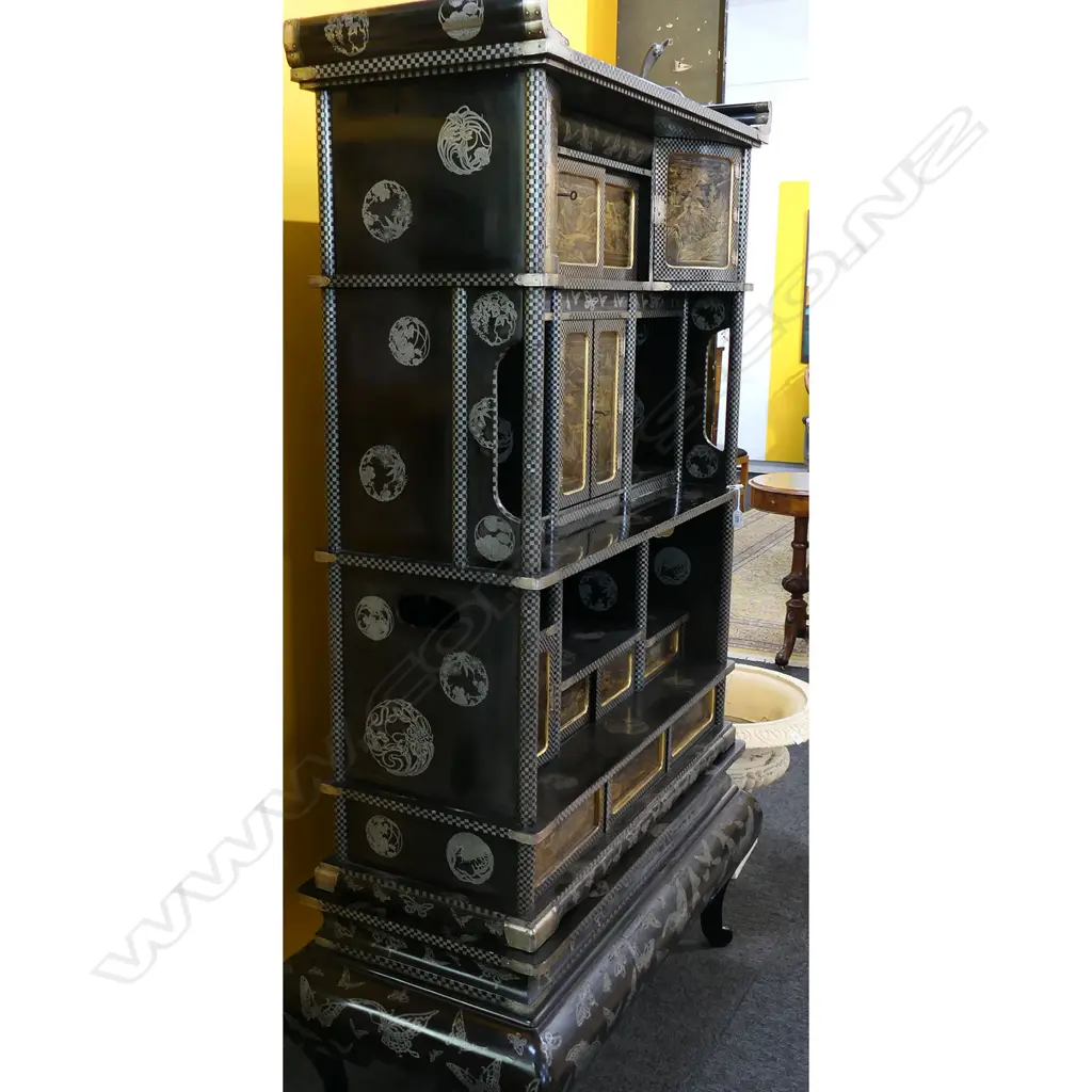 An impressive Japanese Meiji period Shodana lacquer and gilt cabinet, Image 1++