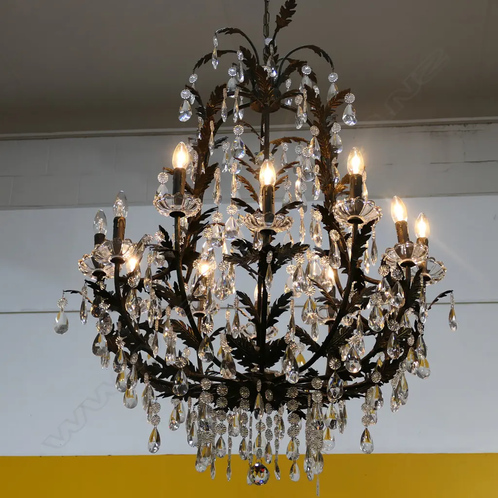 An impressive twelve branch chandelier, Image 1++