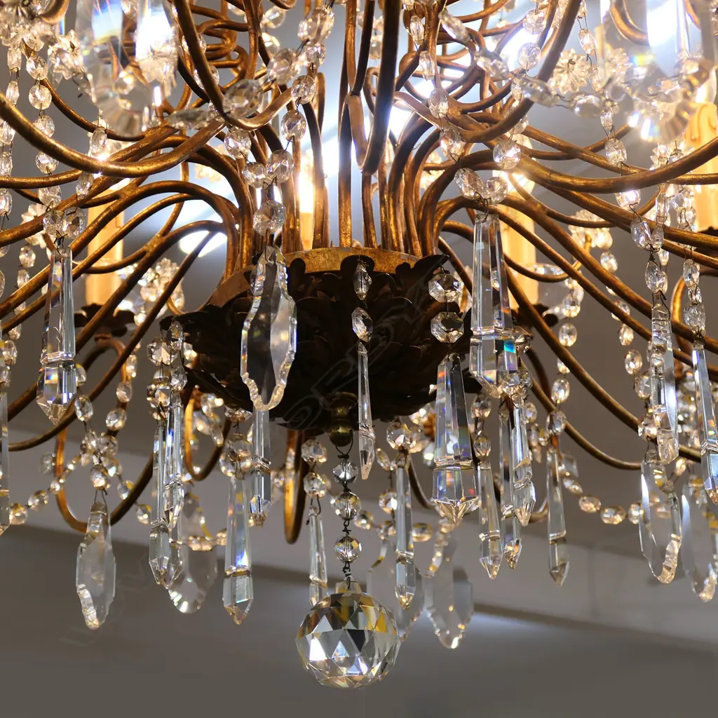 An impressive Italian twelve branch chandelier Image 1++