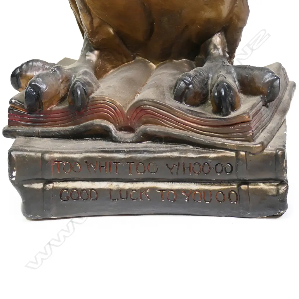 An early 20thC ceramic/plaster large owl lamp, Image 1++