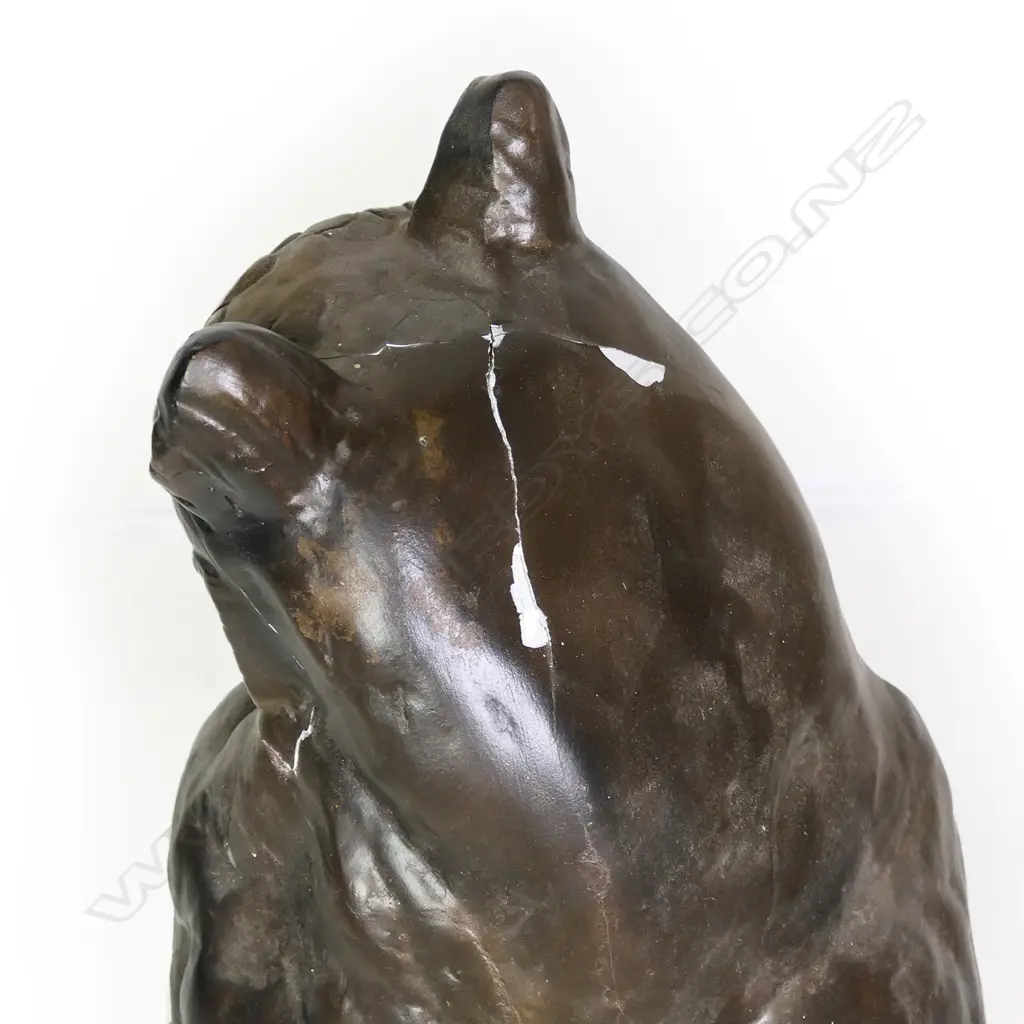 An early 20thC ceramic/plaster large owl lamp, Image 1++