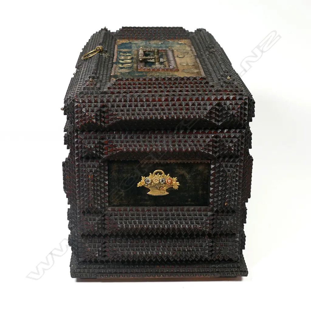 A late 19thC tramp art carved musical jewel box, Image 1++