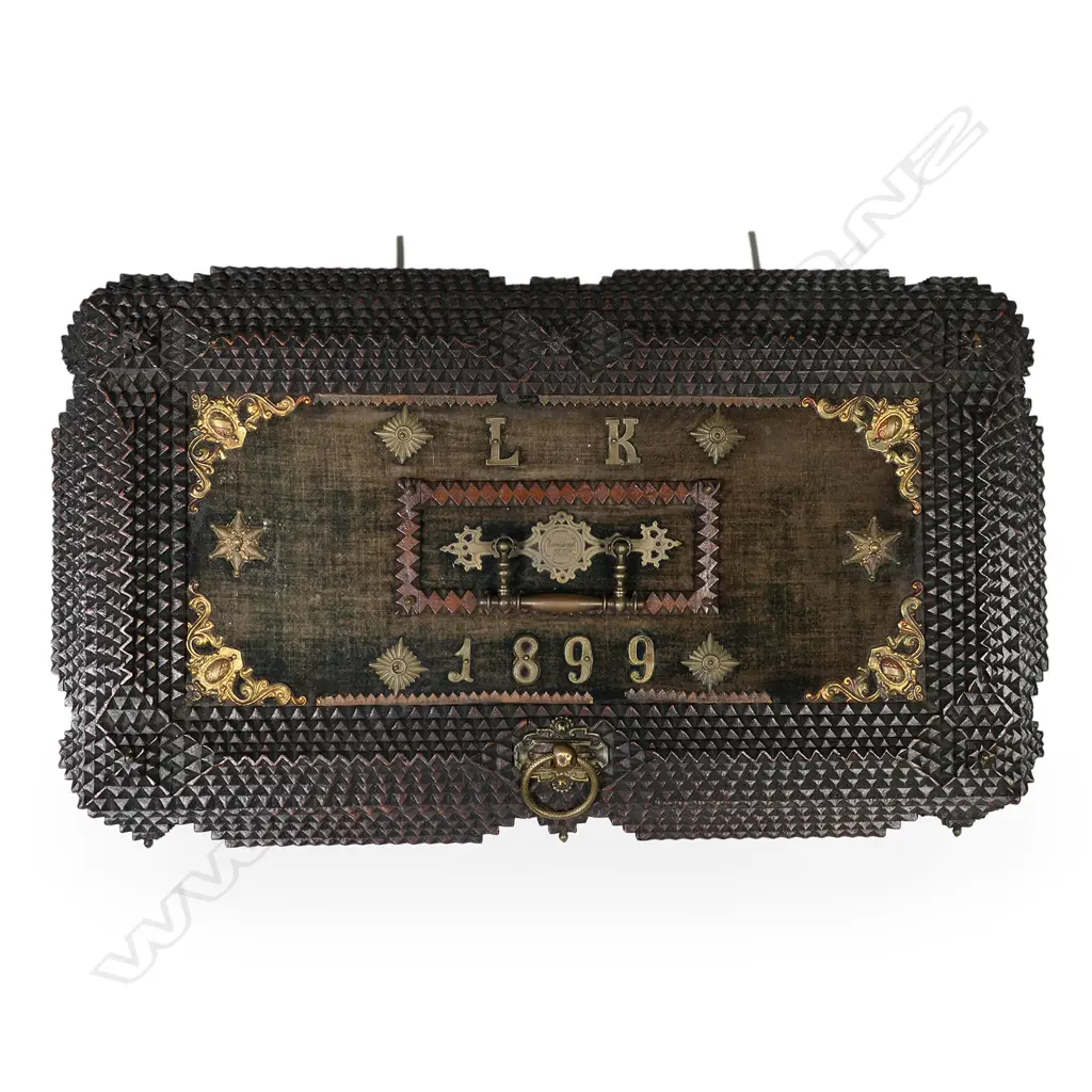 A late 19thC tramp art carved musical jewel box, Image 1++