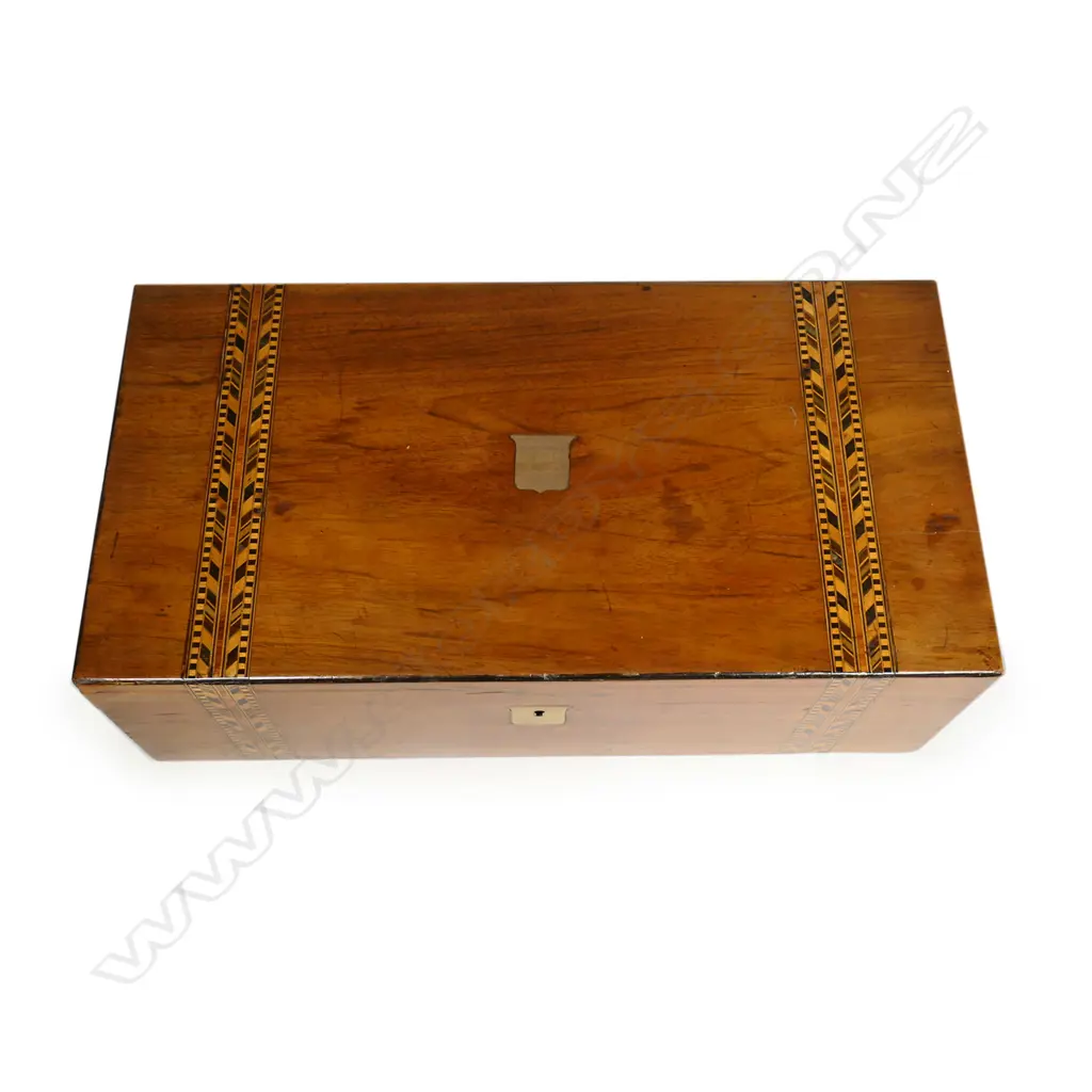 A Victorian walnut inlaid writing slope, Image 1++