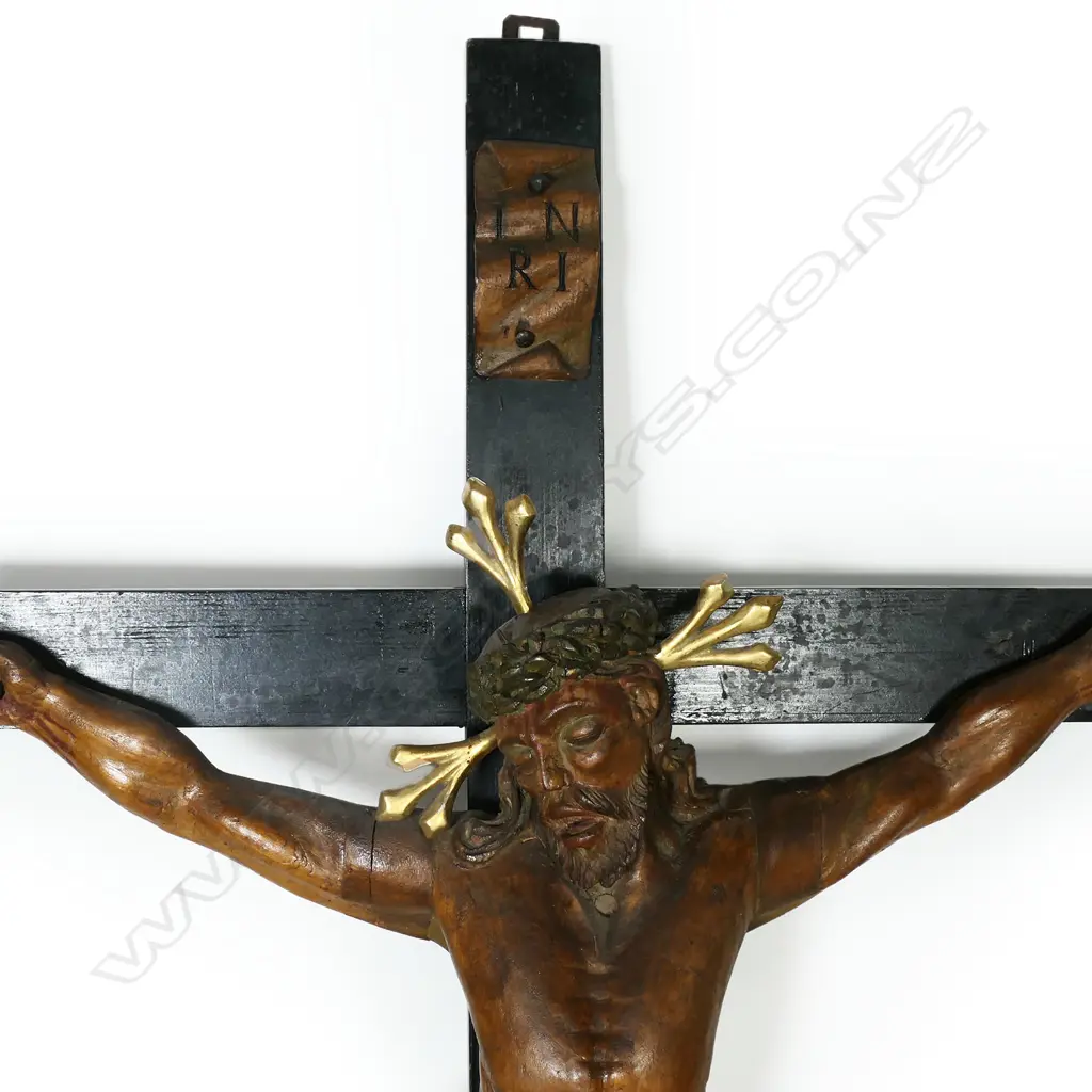 A large 19thC wood crucifix, Image 1++