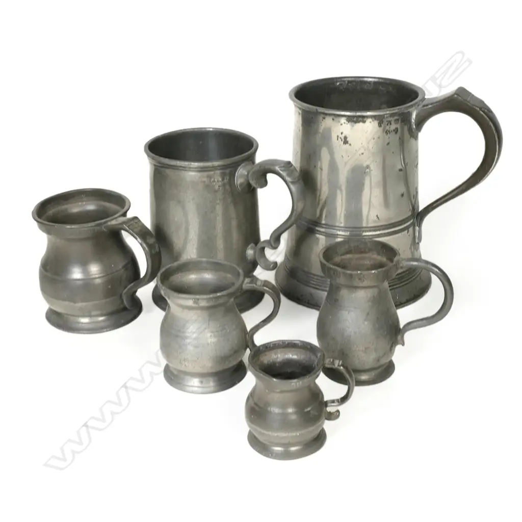 Six graduating antique pewter mugs, Image 1++