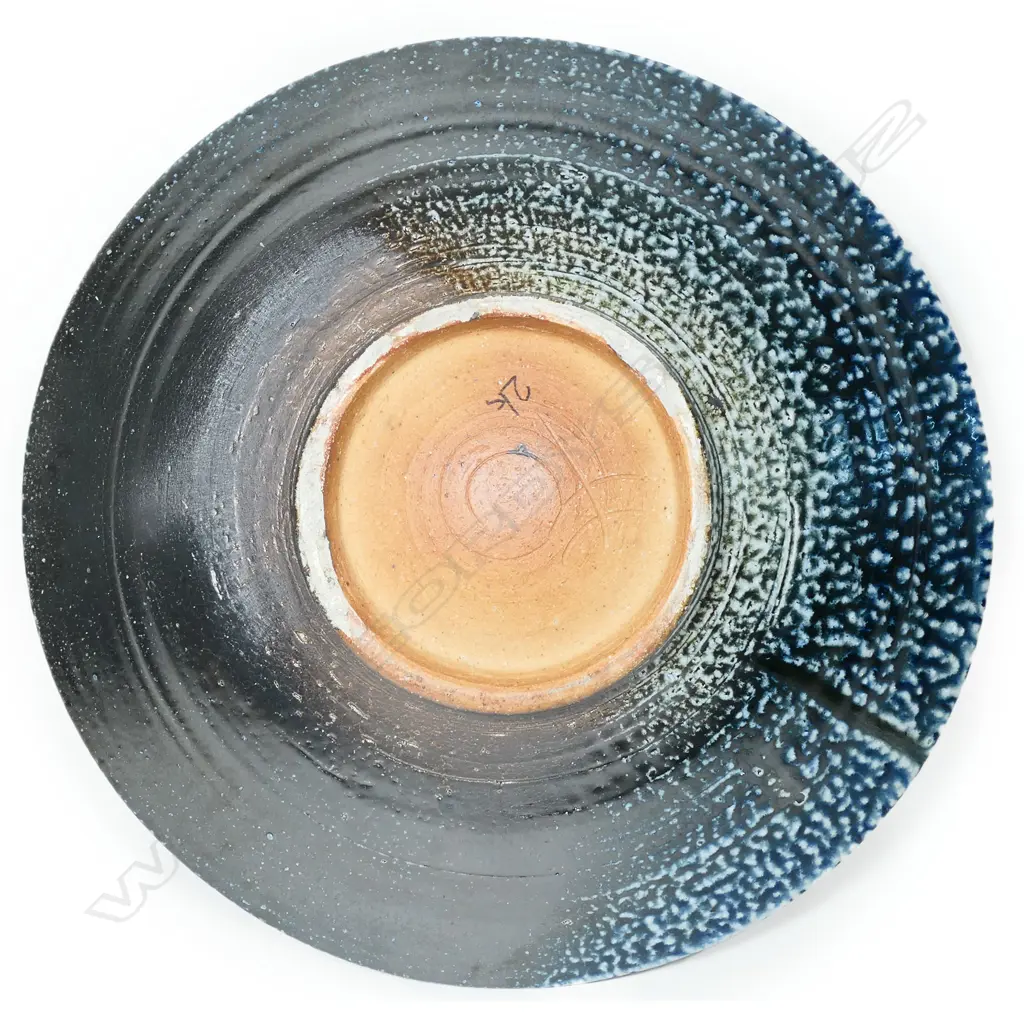 A large John Madden (Auckland) salt glazed bowl, Image 1++