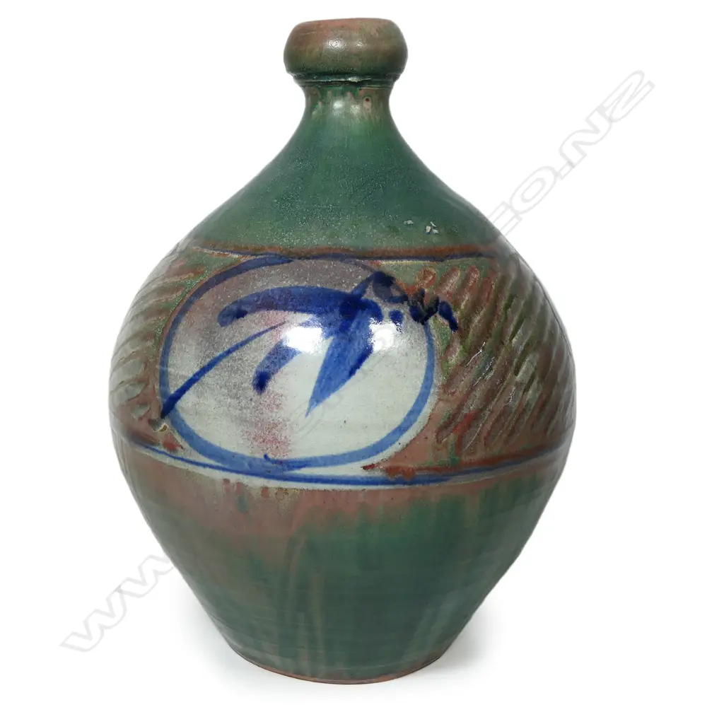 Warren Tippett (Coromandel/Auckland) large quality floor standing bottle vase, Image 1++