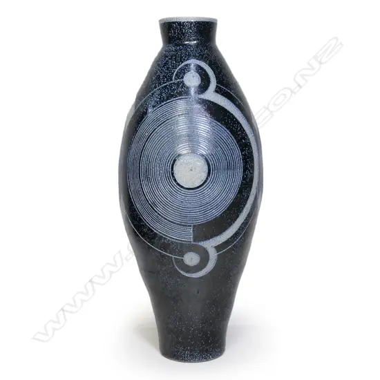 A quality large Roy Cowan (CNZM MBE 1918-2006) salt glazed floor pot,