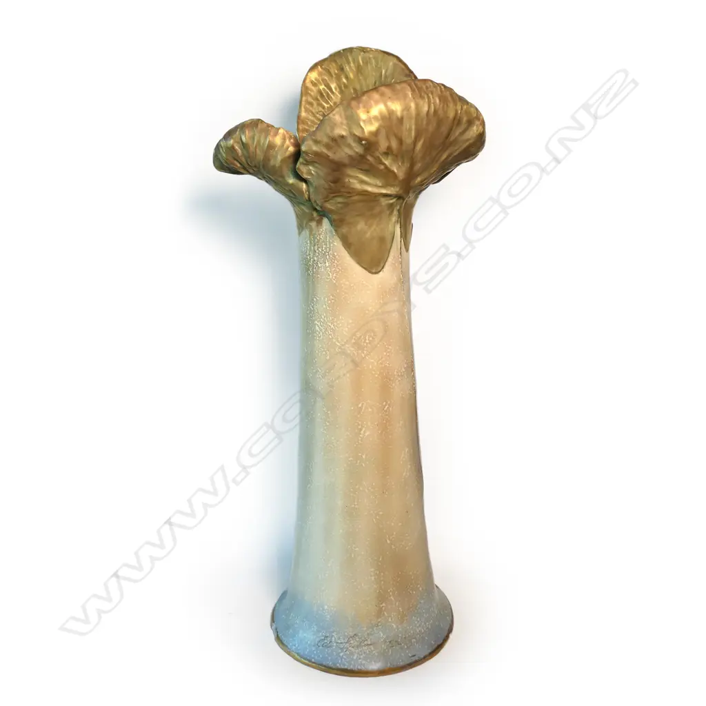 An early 1900s Eduard Stellmacher (Germany, 1868-1929) Art Nouveau porcelain vase, Image 1++