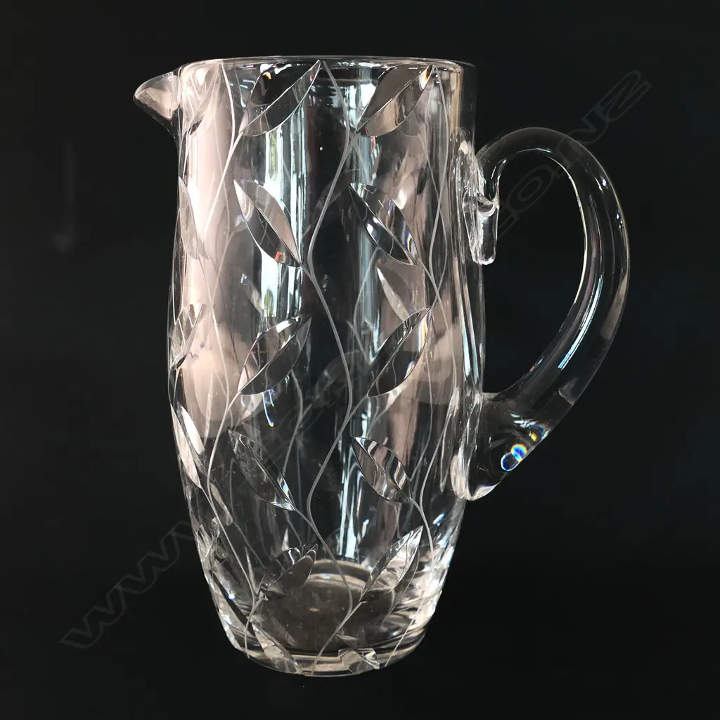 A Clyne Farquharson cut crystal water jug, Image 1++