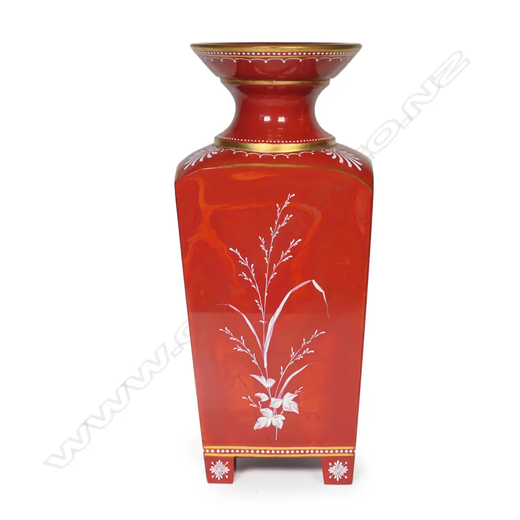 A 19thC glass vase, Image 1++