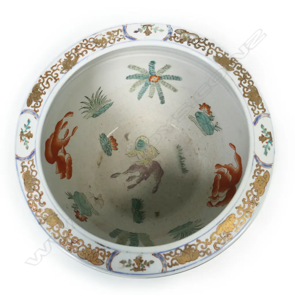 A Chinese porcelain jardinière, Image 1++