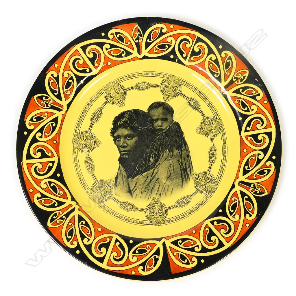 A Royal Doulton 'Maori Art' cabinet plate, Image 1++