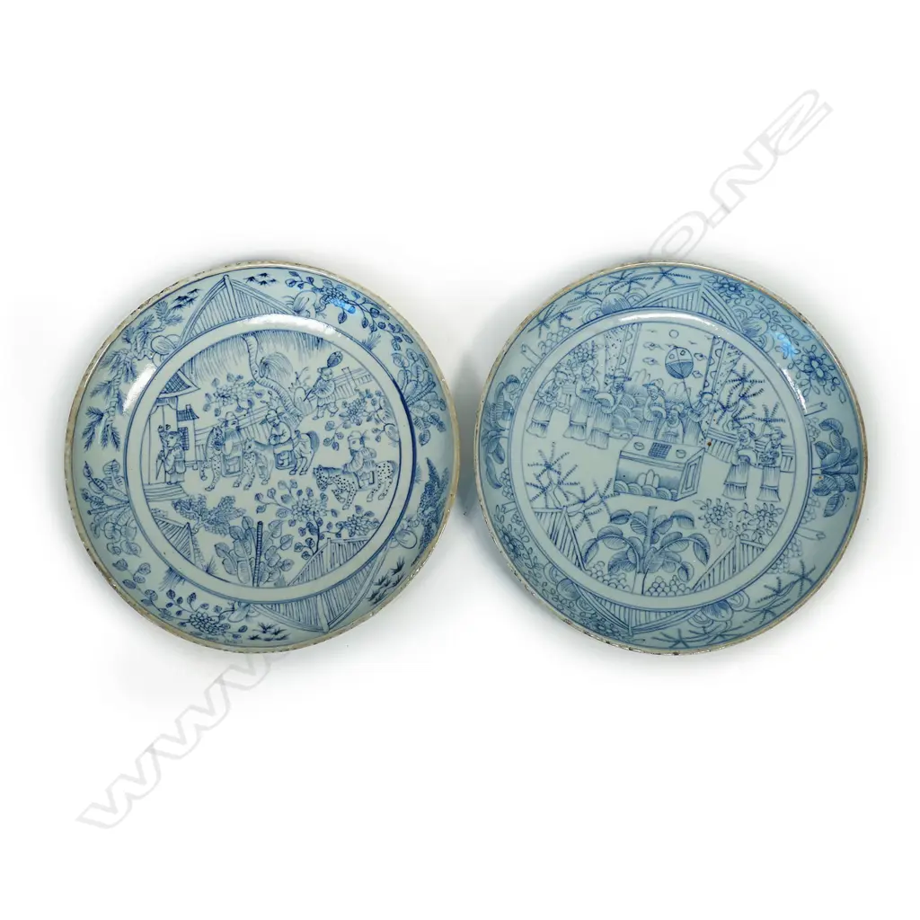 A pair of 19thC Ming style Chinese blue and white large dishes, Image 1++